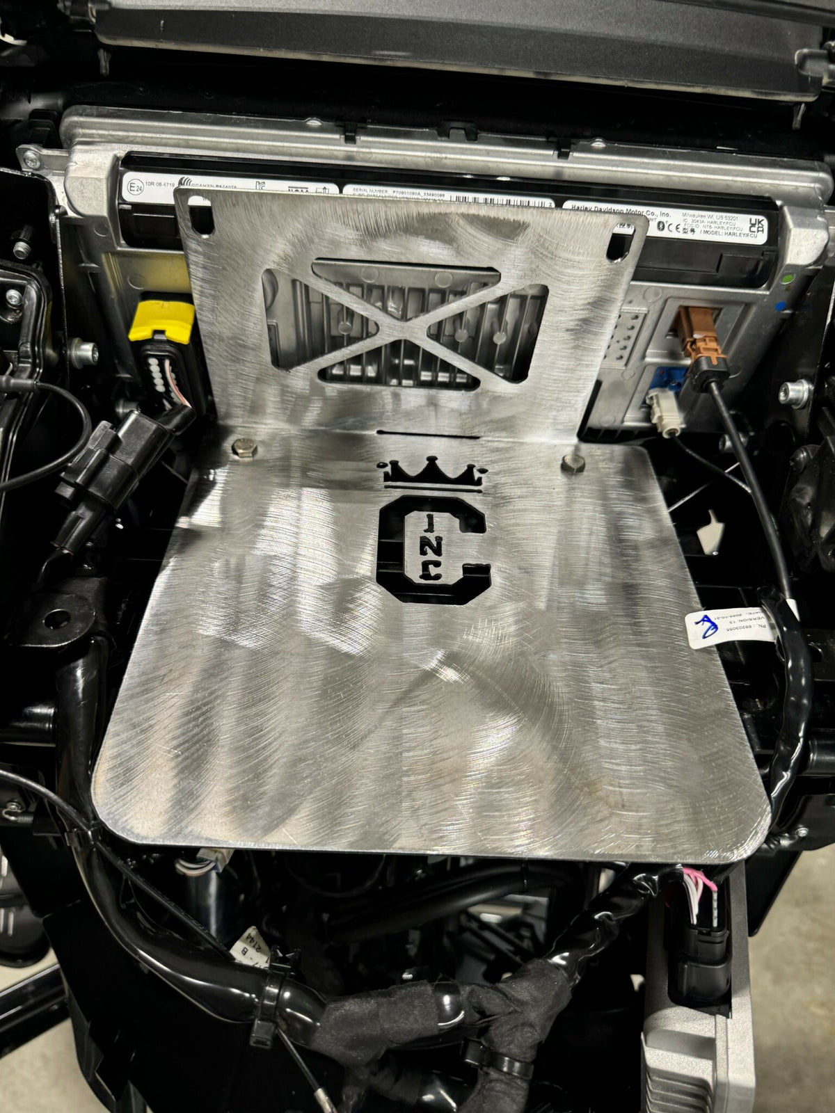 Curly's Inc Amp Tray – Street Glide