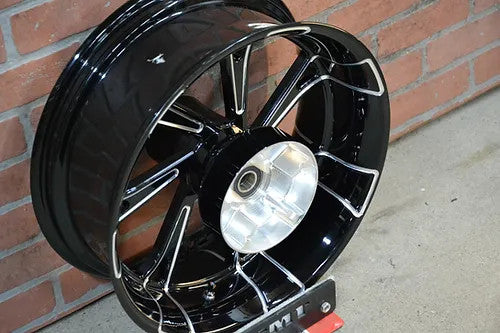 17x6.25 DOUBLE CUT REAR BLADERUNNER (2009+ HD TOURING)