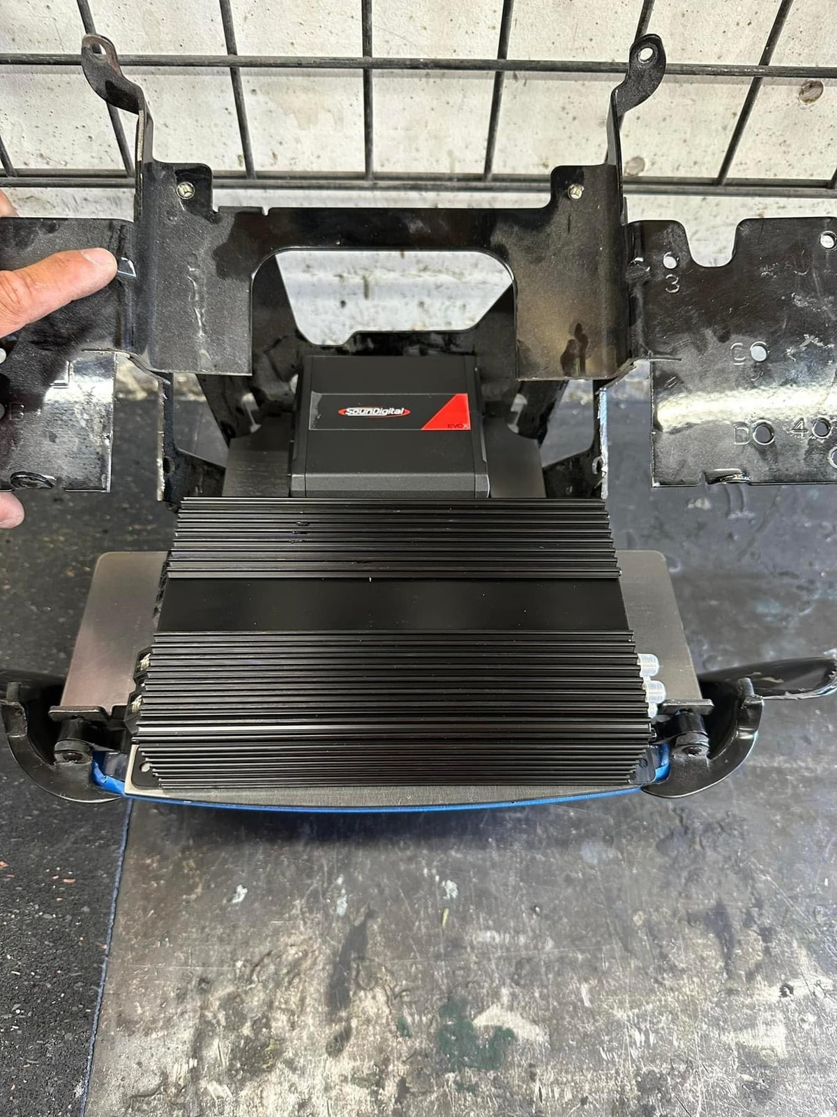XEL 2015-2023 Road Glide Amp Rack