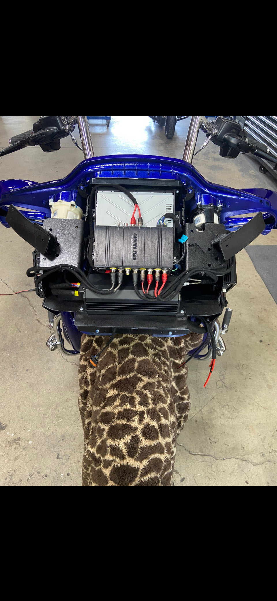 XEL 2015-Up Road Glide Amp Bracket (Vent Delete Required)