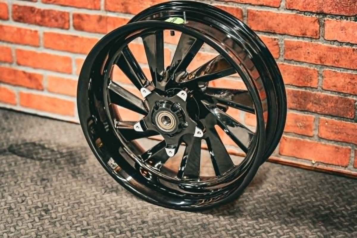 18x5.5" BLACK MAVERICK (2014-2023 HD Touring)