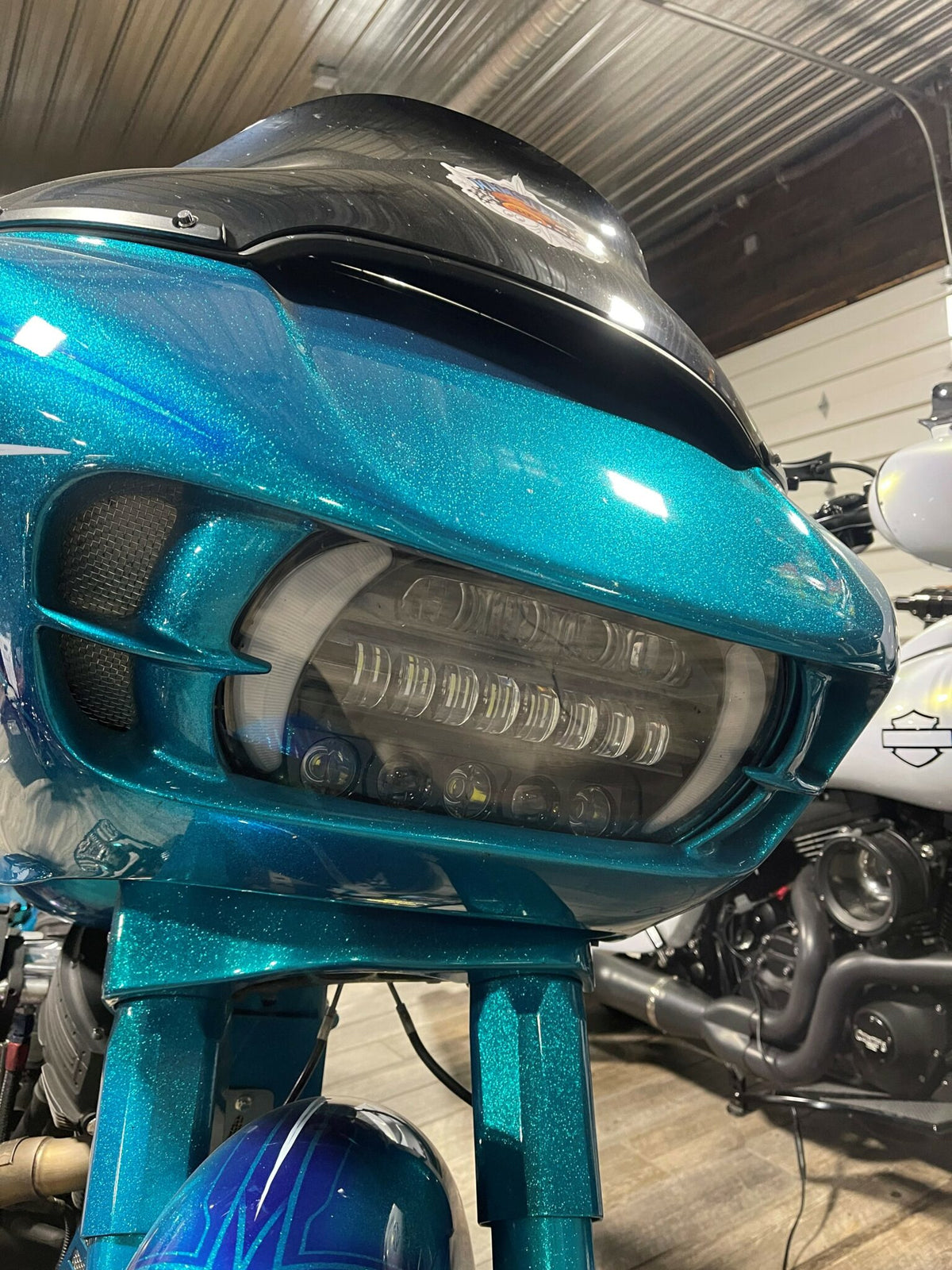 Curly's Inc Shark Tooth 2015 – UP Road Glide LED Headlight