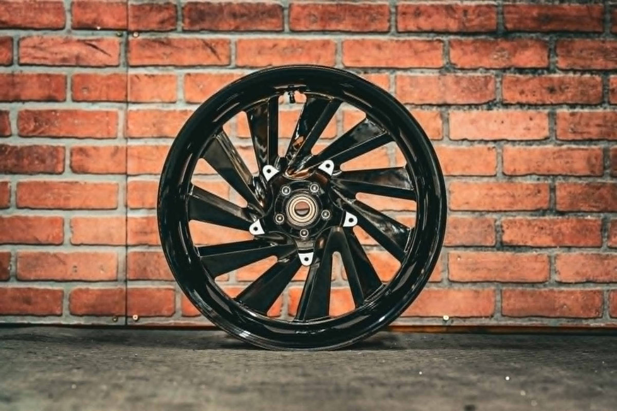 18x5.5" BLACK MAVERICK (2014-2023 HD Touring)