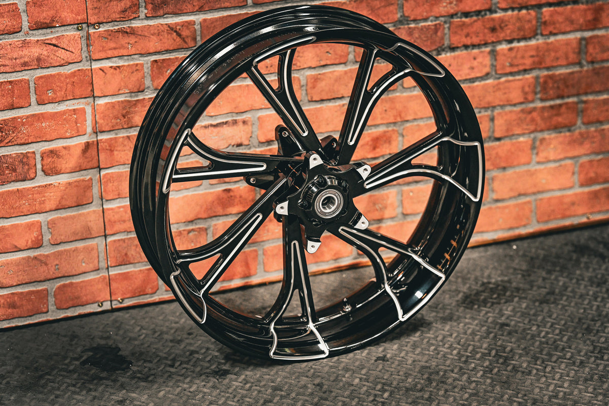 23x5.5" BLACK DOUBLE CUT BLADERUNNER (2014-2023 HD TOURING)