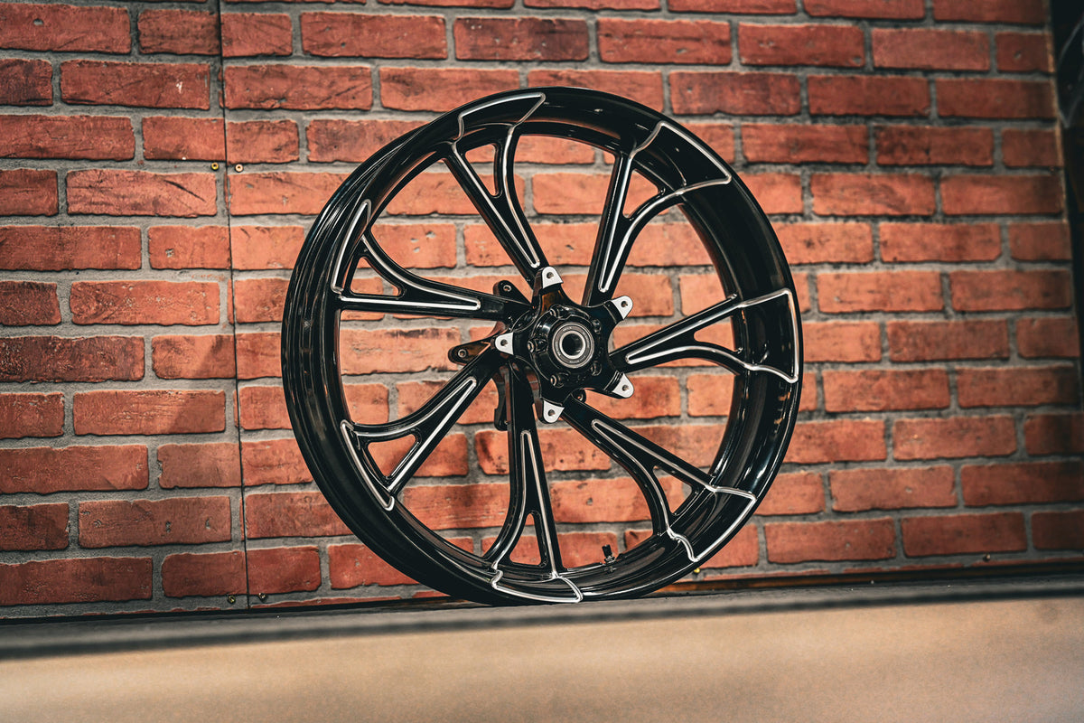 23x5.5" BLACK DOUBLE CUT BLADERUNNER (2014-2023 HD TOURING)