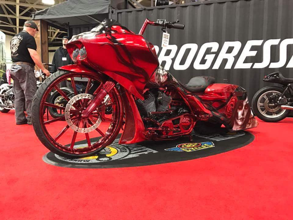 Centerfold rotor on motorcycle wheel