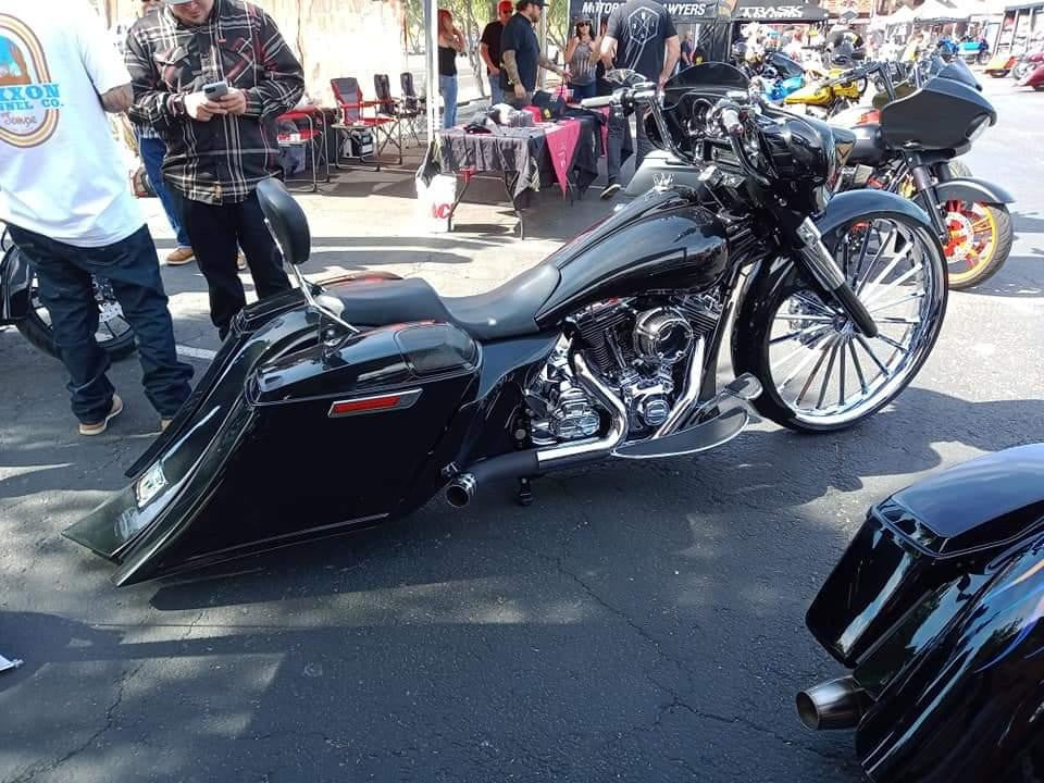 Straight Line Metric Chrome Wheels