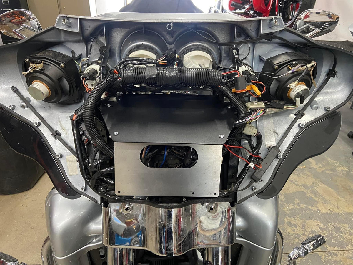 XEL 2013-Down Street Glide Amp Bracket