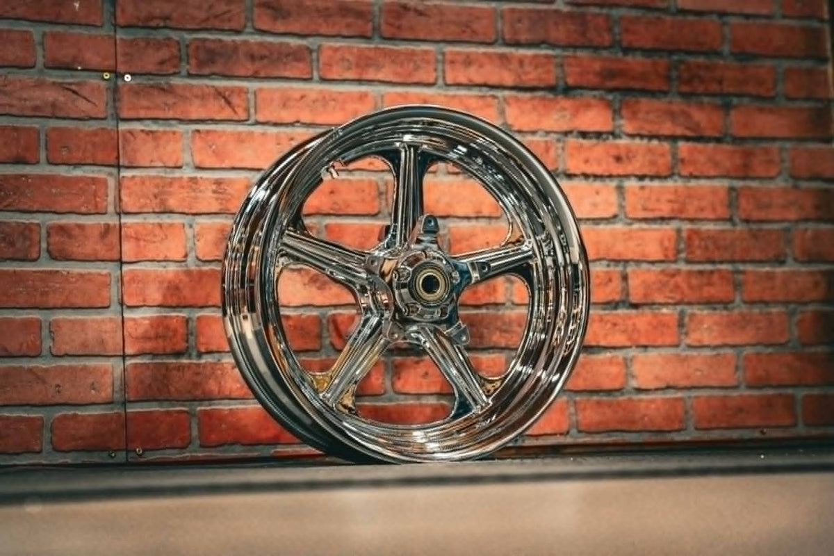 18x5.5" CHROME RETRO 14 (2014-2023 HD Touring)