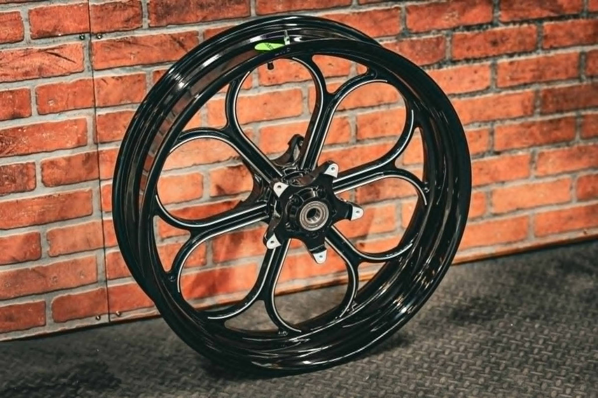 23x5.5" BLACK DOUBLE CUT RETRO 5 (2014-2023 HD TOURING)