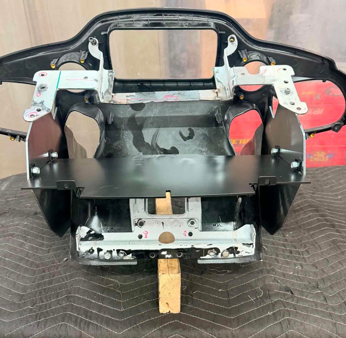 XEL Side Plates for 2015-Up Road Glide Amp Bracket