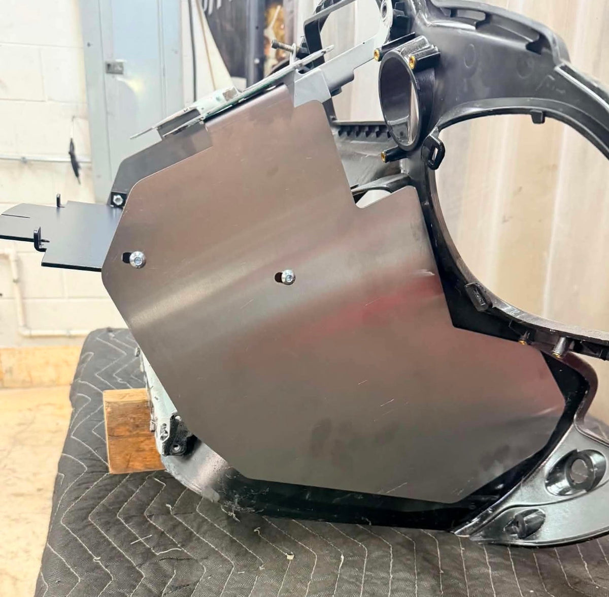 XEL Side Plates for 2015-Up Road Glide Amp Bracket