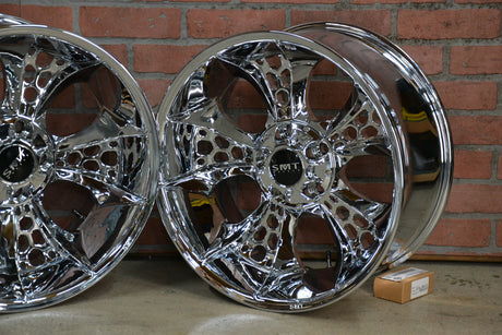 18X8.5" CHROME 3D HIVE TRIKE SET (CUSTOM TRIKES, 5X4.75" BOLT PATTERN).