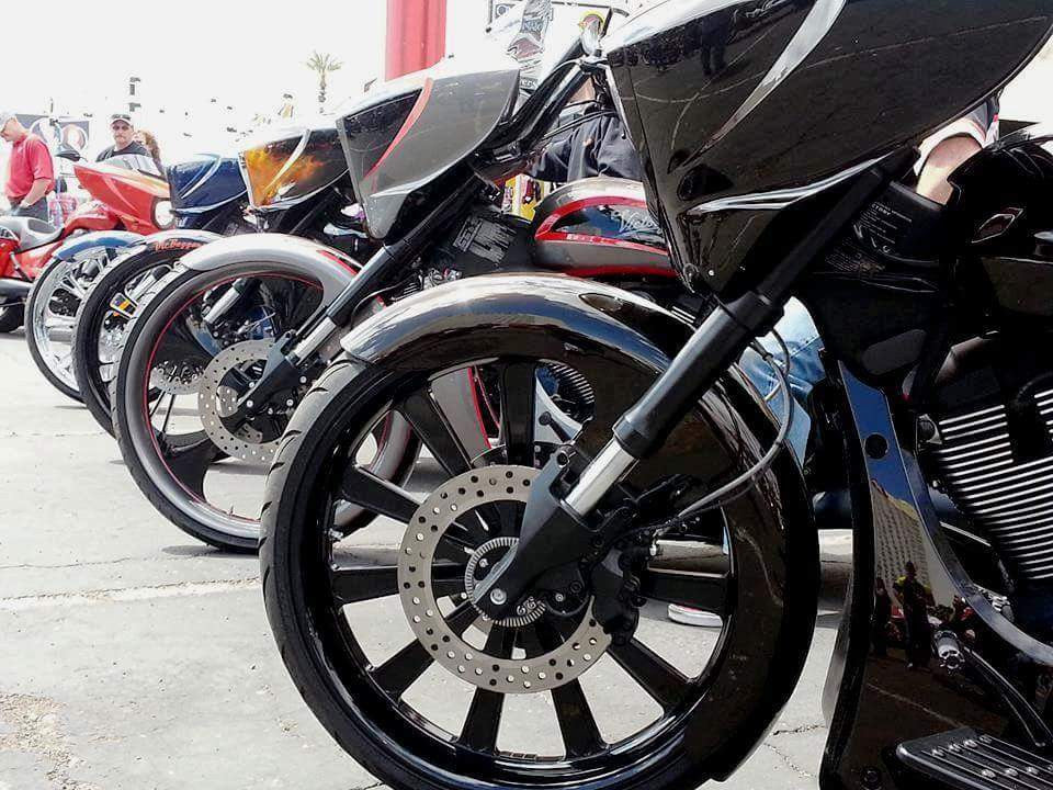 Elliptical Illusion Metric Black Wheels