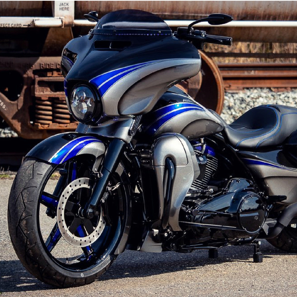 GT1 Harley Pan America Black Wheels