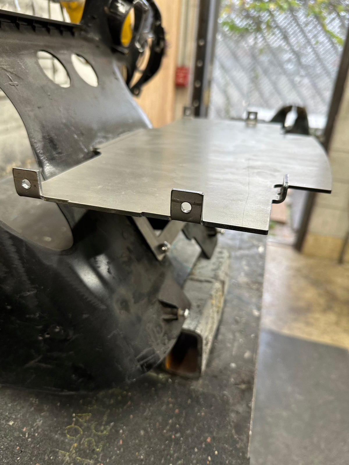 XEL 2015-Up Road Glide Amp Bracket (Vent Delete Required)