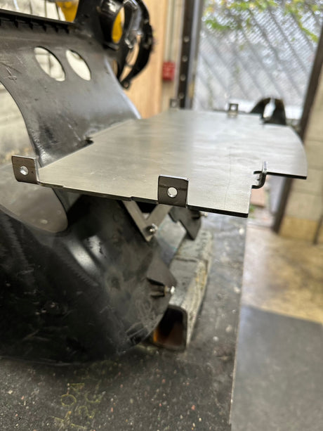 XEL 2015-Up Road Glide Amp Bracket (Vent Delete Required)