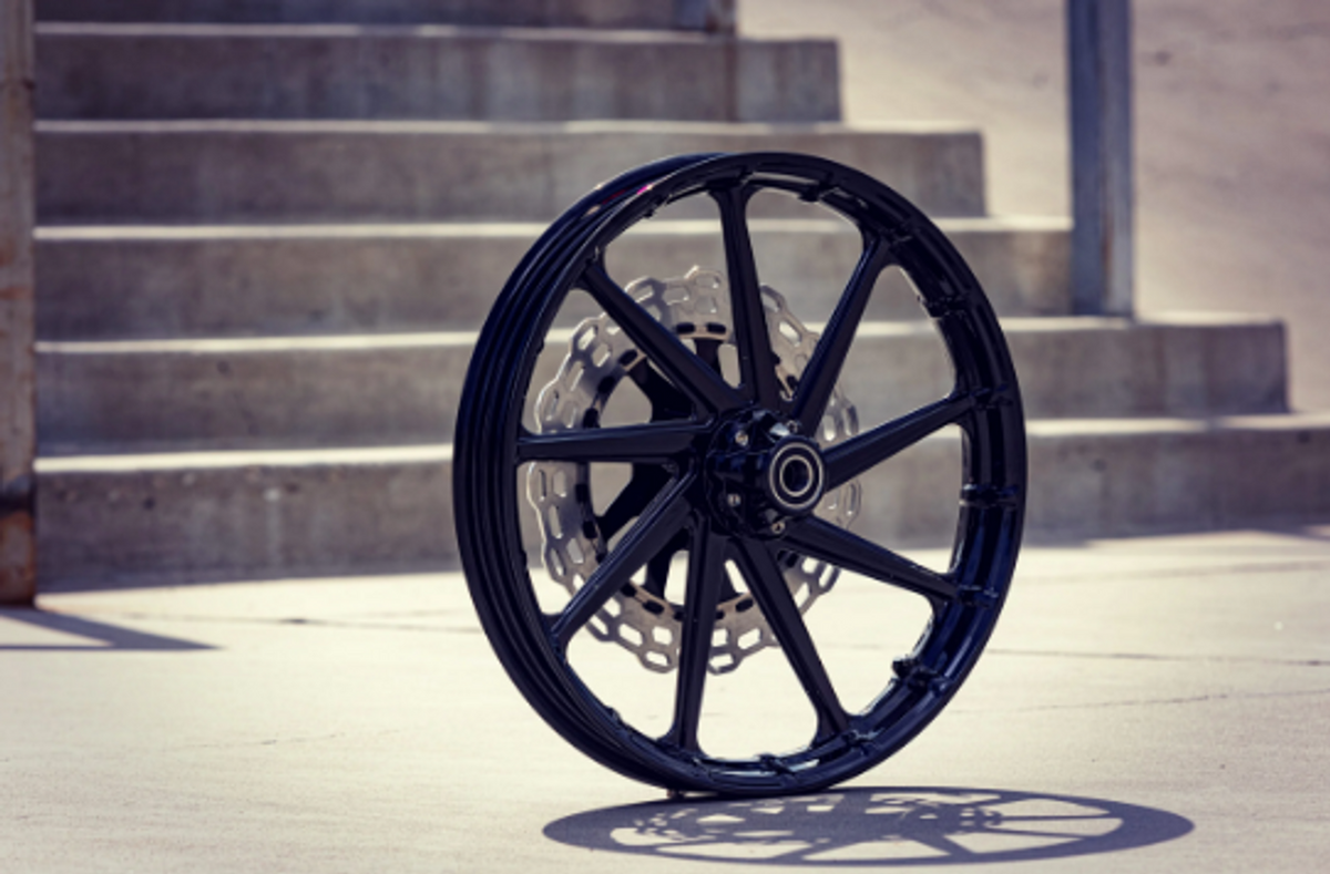 Lutzka Edition Metric Black Wheels