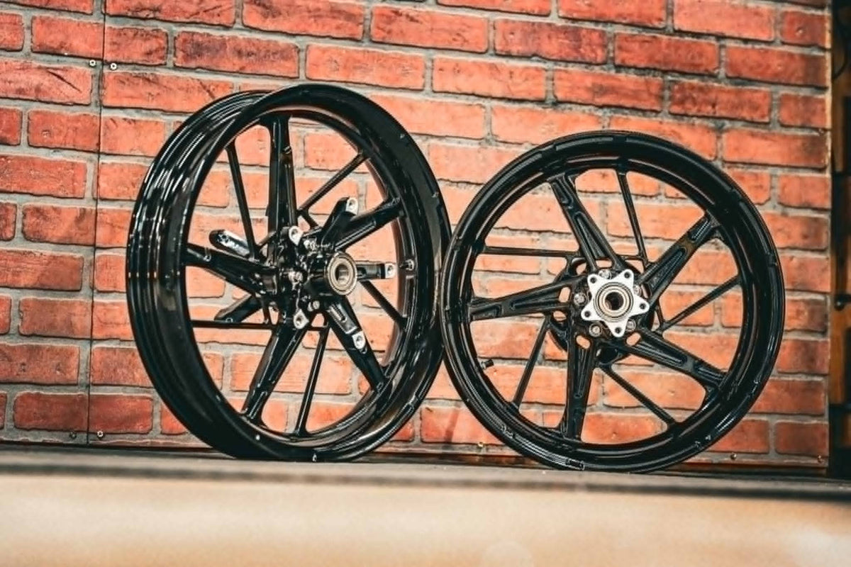 19x3.0" / 18x5.5 BLACK PS.08 (2024+ HD TOURING)