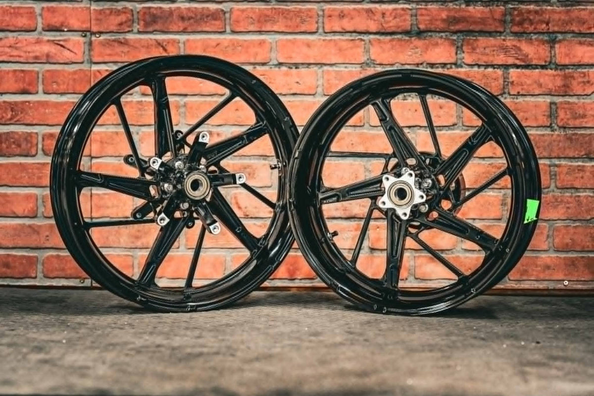 19x3.0" / 18x5.5 BLACK PS.08 (2024+ HD TOURING)