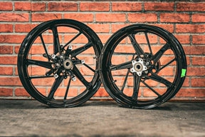 19x3.0" / 18x5.5 BLACK PS.08 (2024+ HD TOURING)