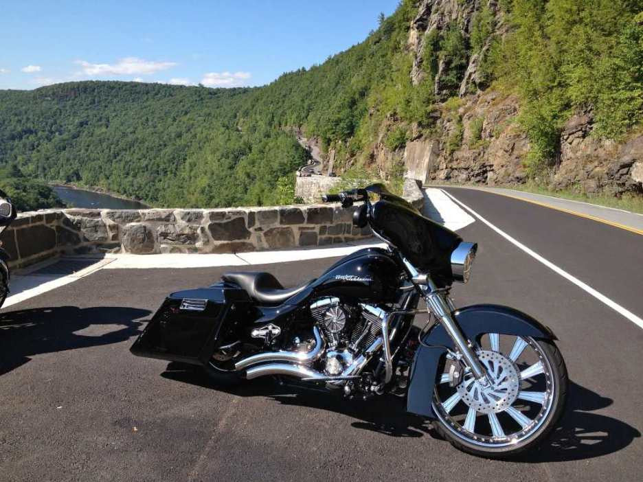 Derailed matching rotor on motorcycle wheel