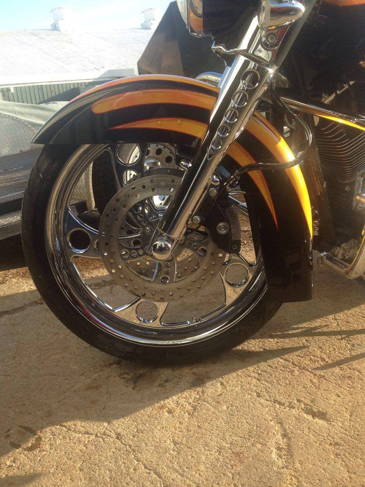 Silencer Harley Touring Chrome Wheels